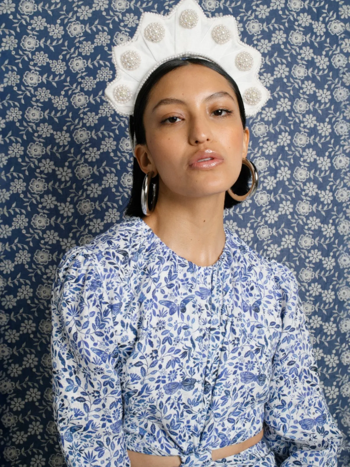 Magnetic Midnight Star Shaped Velvet Pearl Headpiece