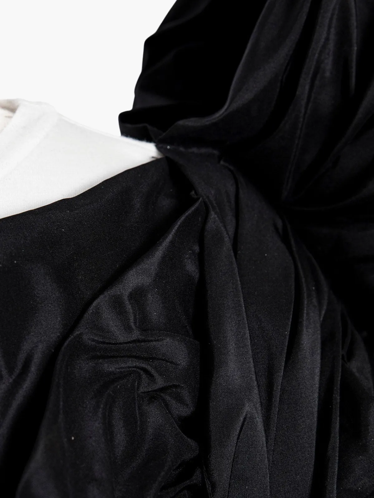 By Efrain Mogollon Abolengo T-Shirt