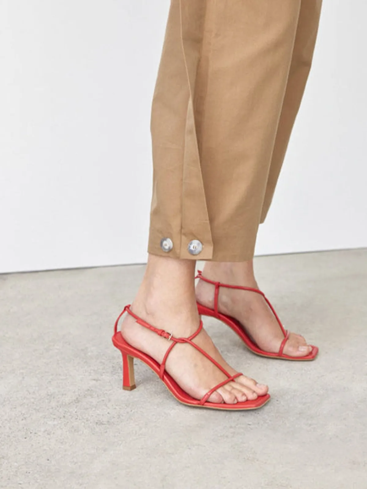 ESSEN The Strappy Sandal