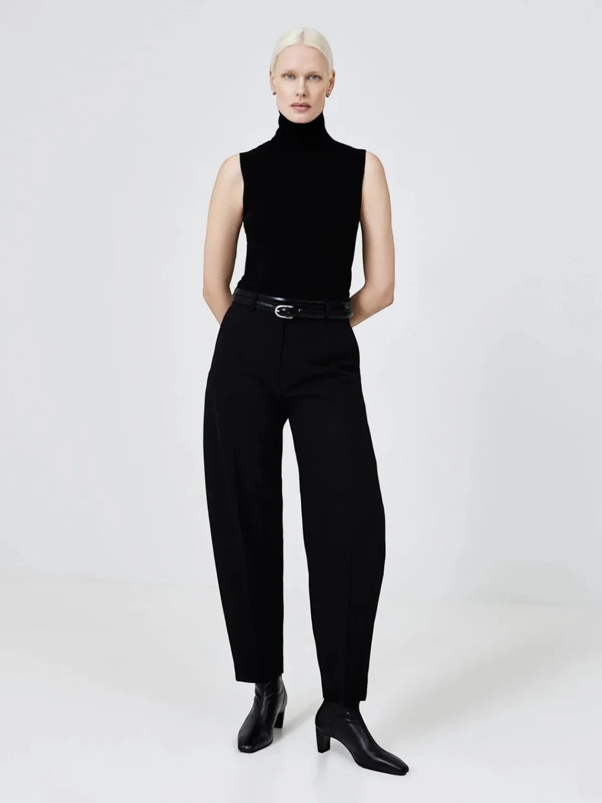 ESSEN The Glove Boot