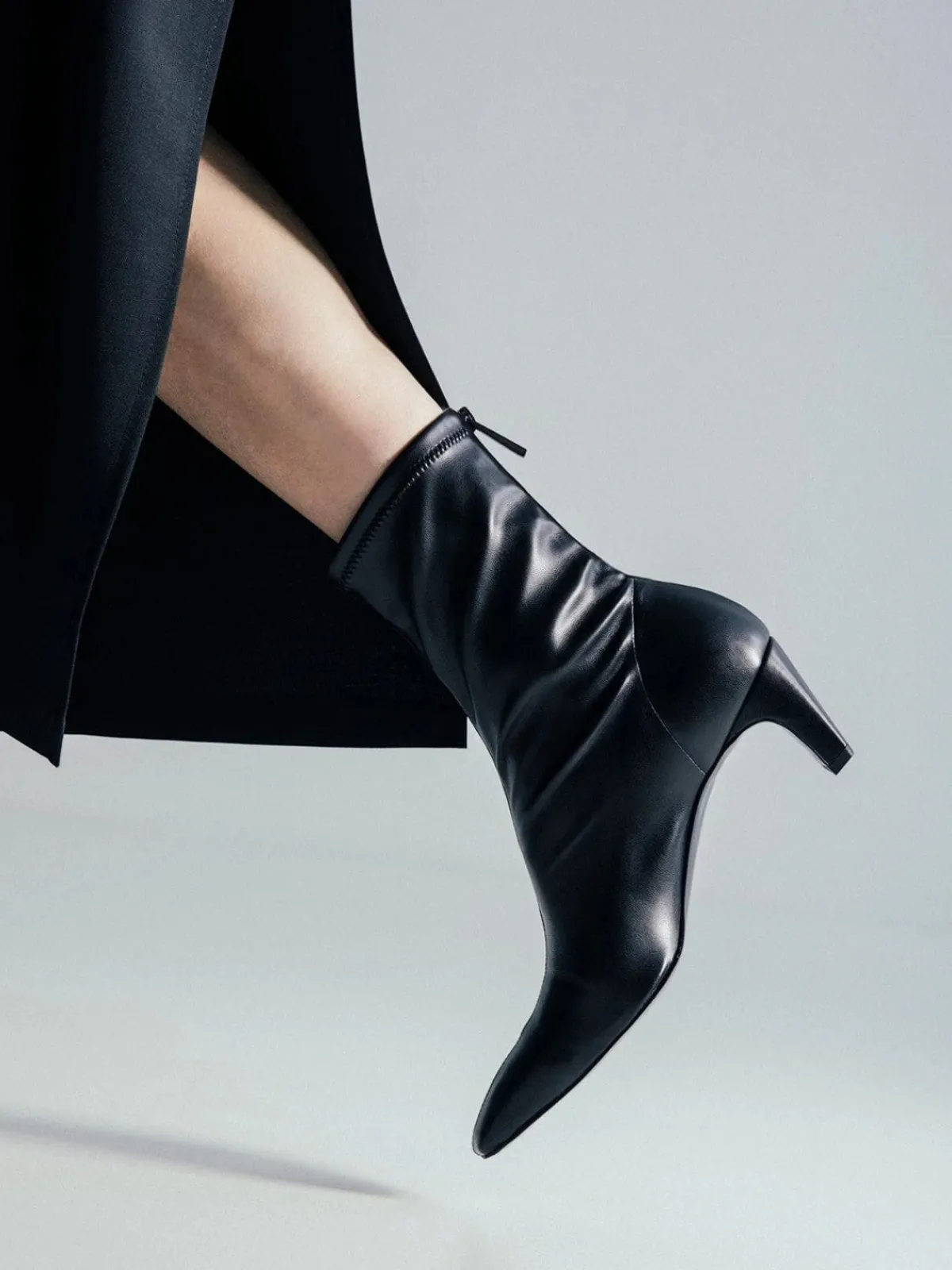 ESSEN The Glove Boot