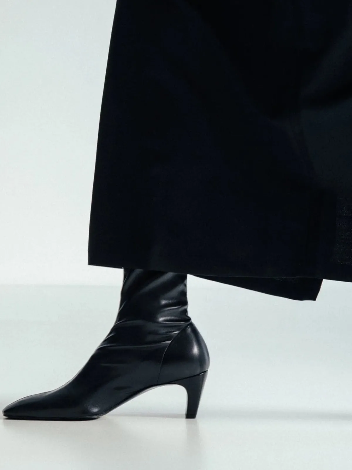 ESSEN The Glove Boot