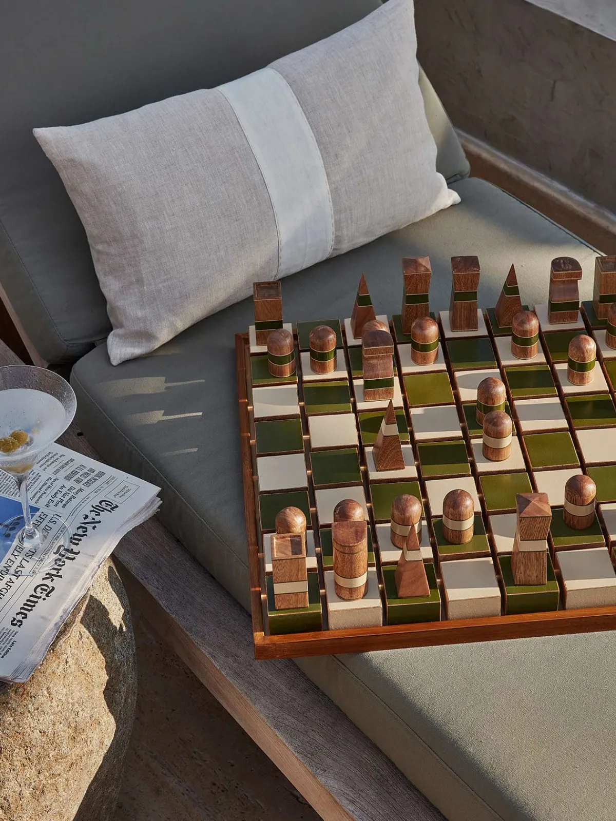 Francesca Miranda Flor Chess Set