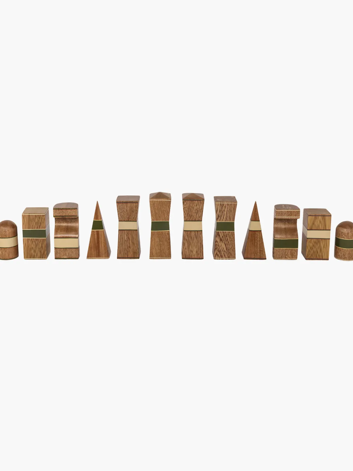 Francesca Miranda Flor Chess Set