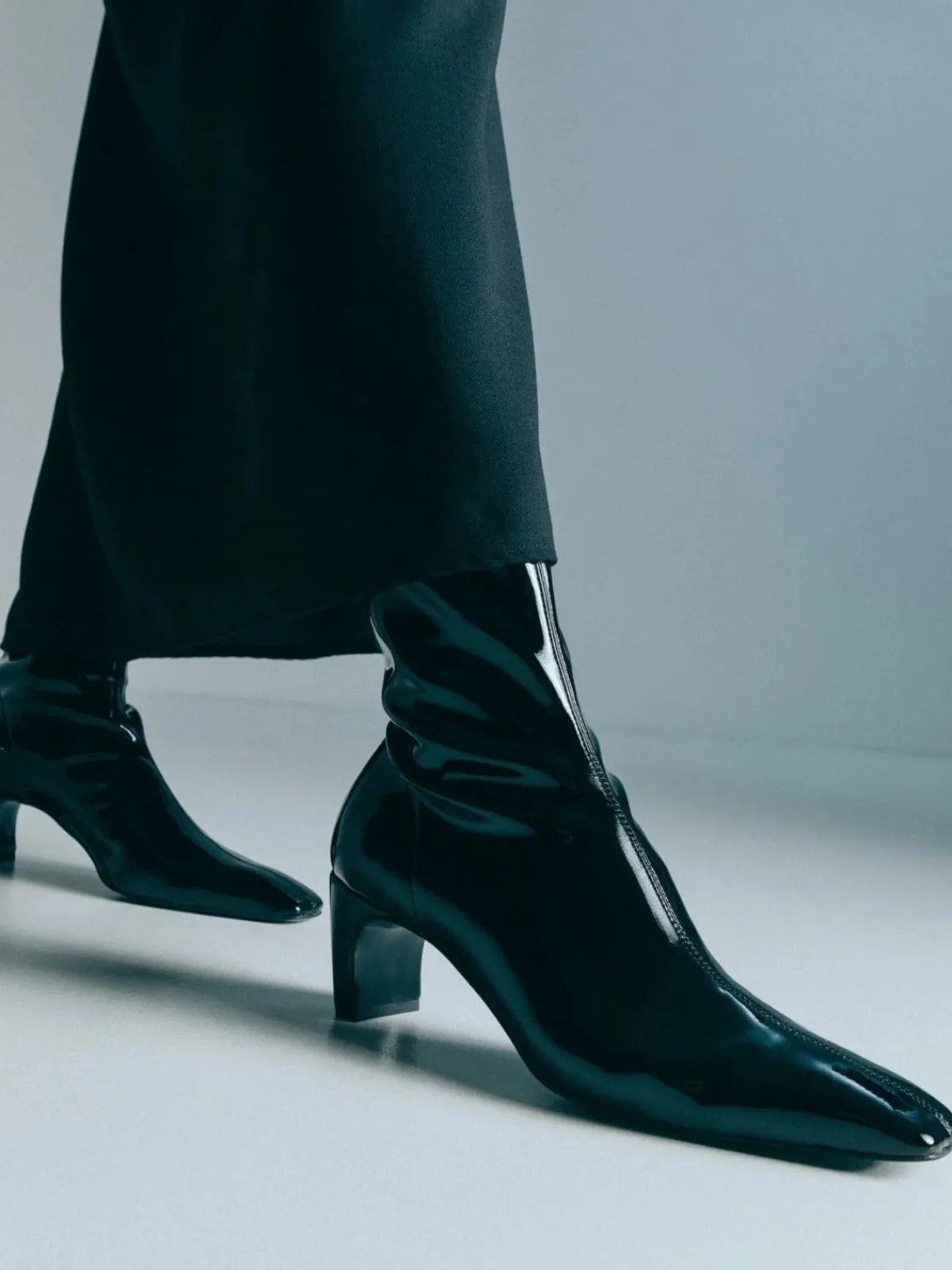 ESSEN The Glove Boot