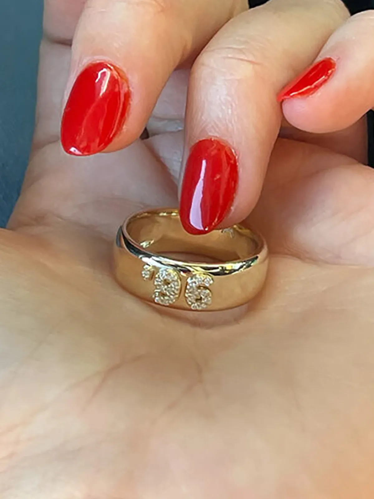 Jonne Amaya Diamond Cigar Band