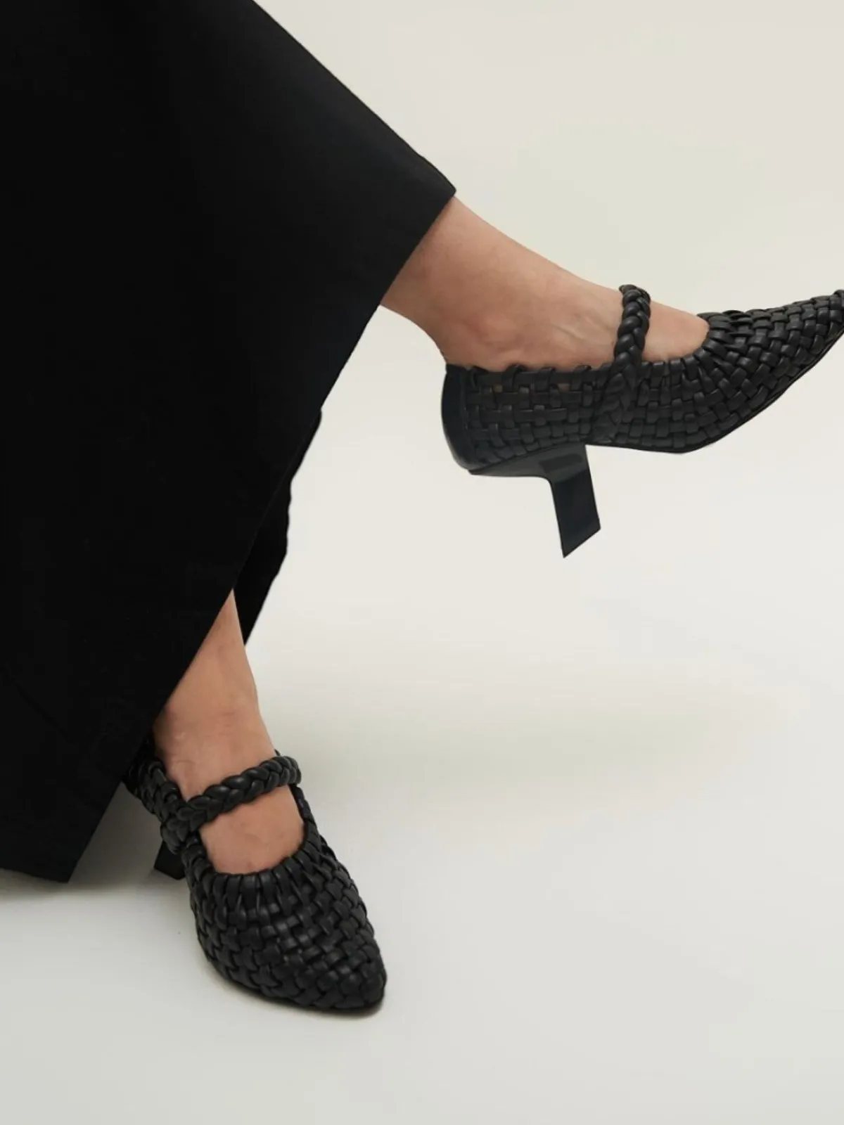 Nora Lozza Allende Heel