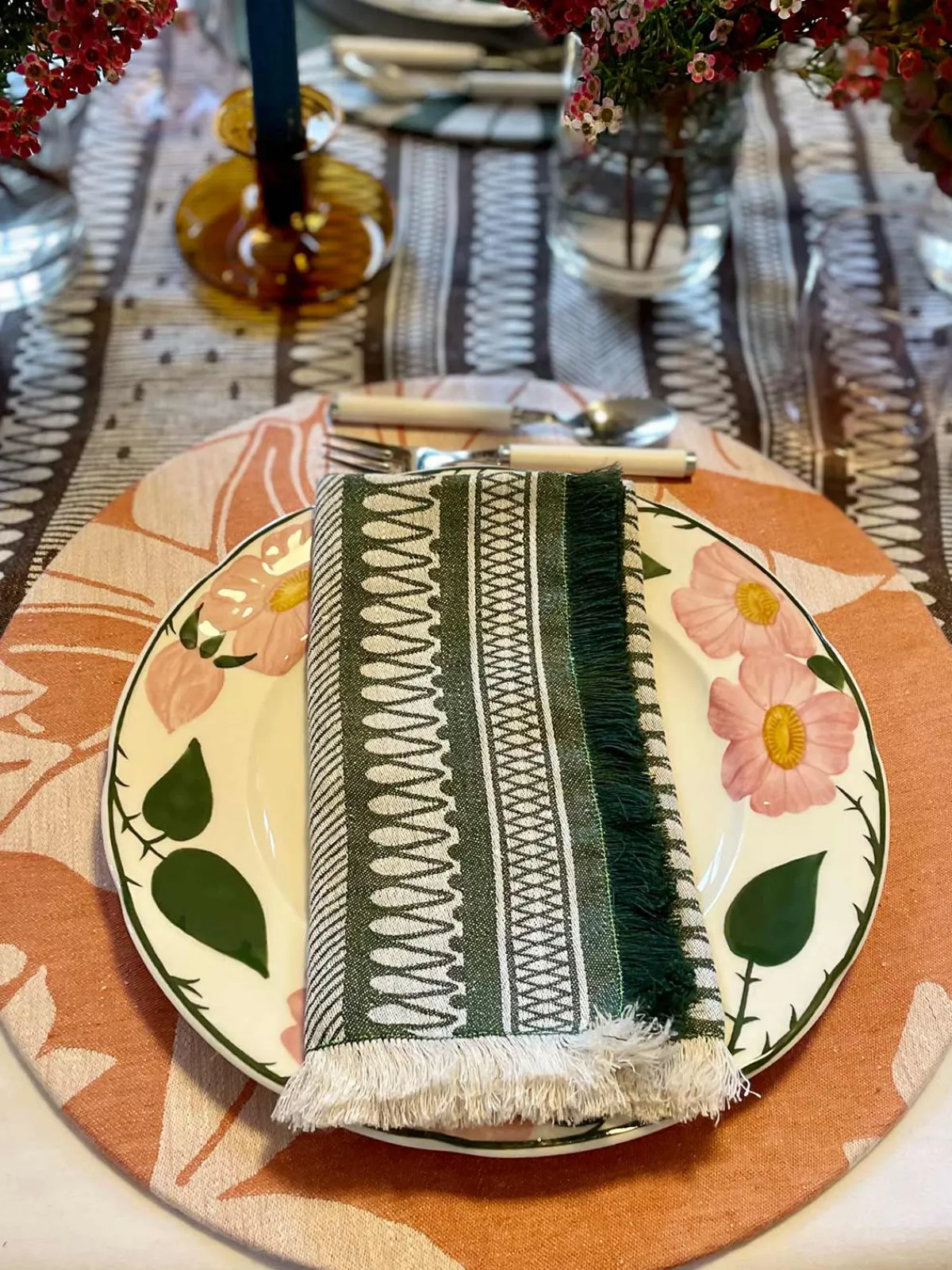 Moye Linen Damask Tutti Le Foglie Charger Plate