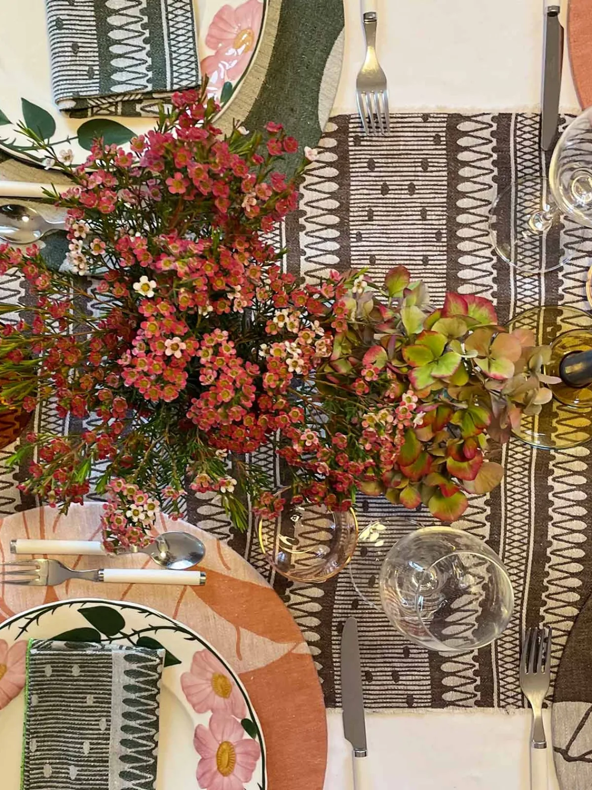 Moye Linen Damask Tutti Le Foglie Charger Plate