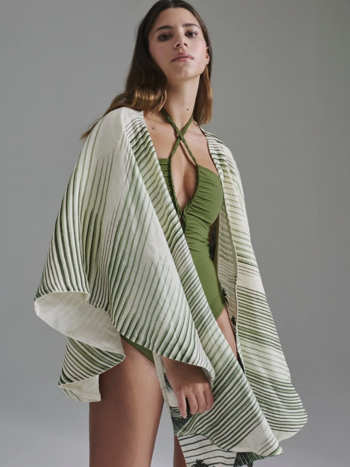 Juan de Dios Cavalo Linen Poncho