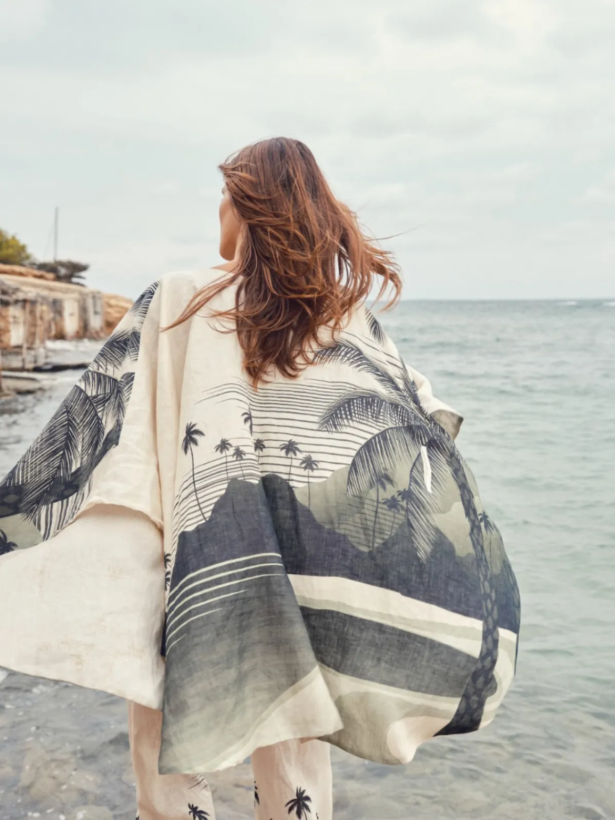 Juan de Dios Cavalo Linen Poncho