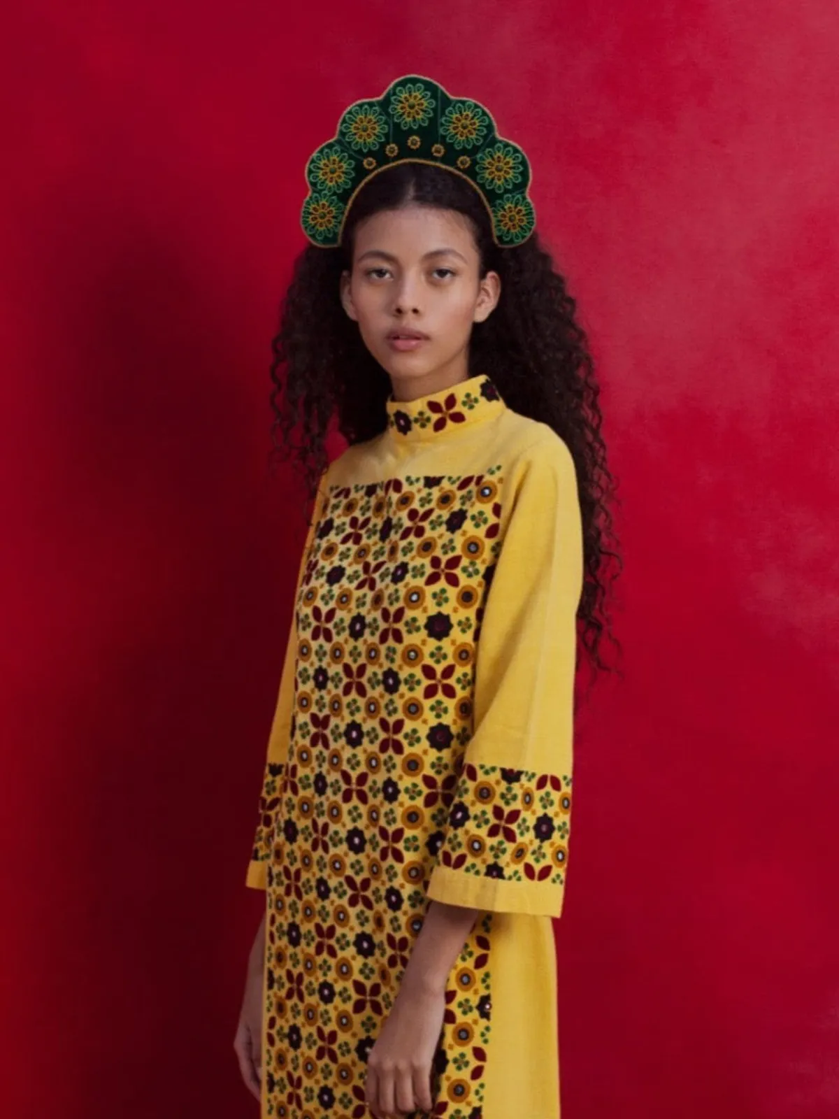 Magnetic Midnight Cloud Shaped Sibundoy Beaded Floral Headpiece