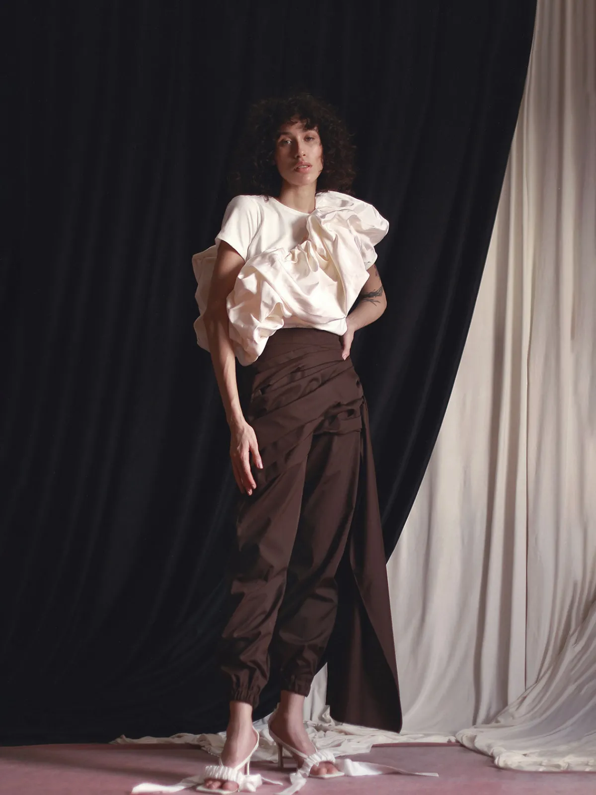 By Efrain Mogollon Abolengo T-Shirt