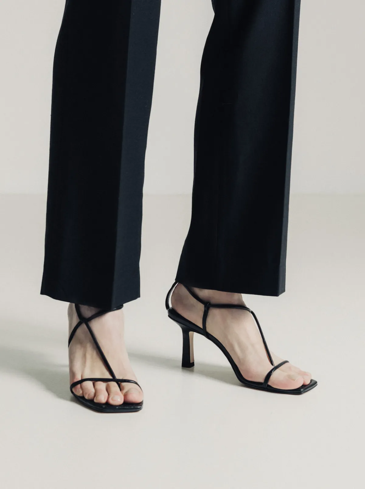 ESSEN The Strappy Sandal