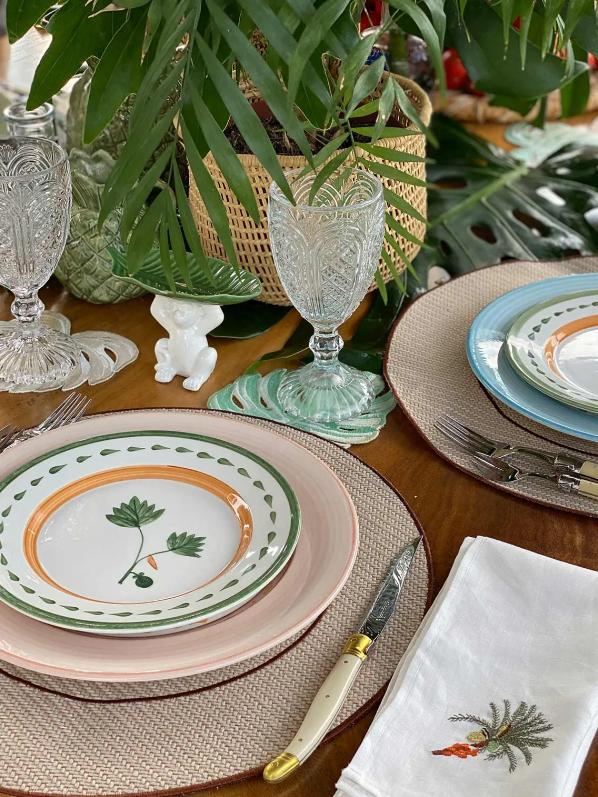 Juan De Dios Embroidered Linen Napkins