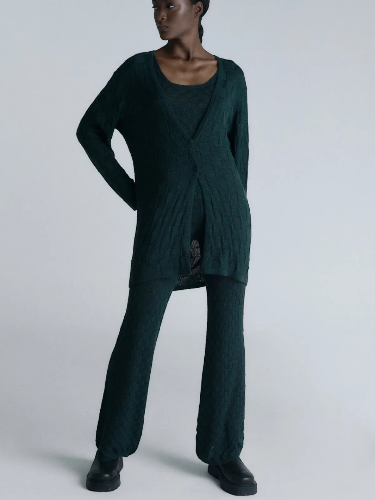 Escvdo Taki Light Knit Cardigan