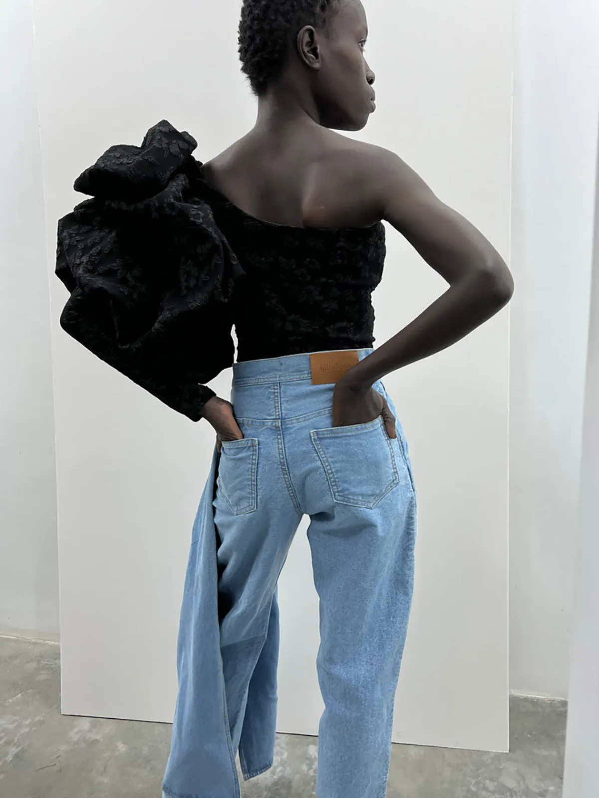 By Efrain Mogollon Villanueva Top