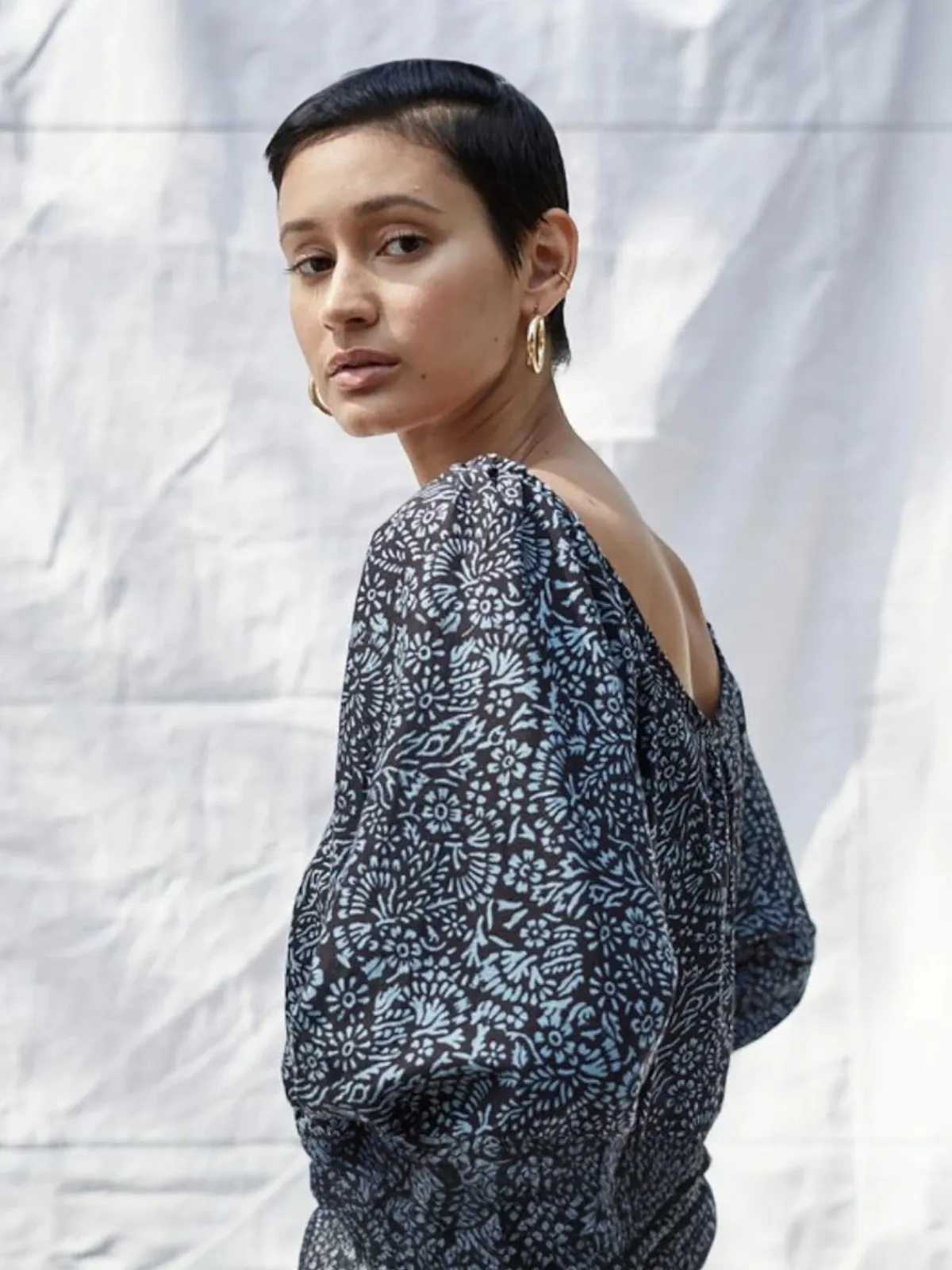 Mara Scalise Hollow Thick Hoops