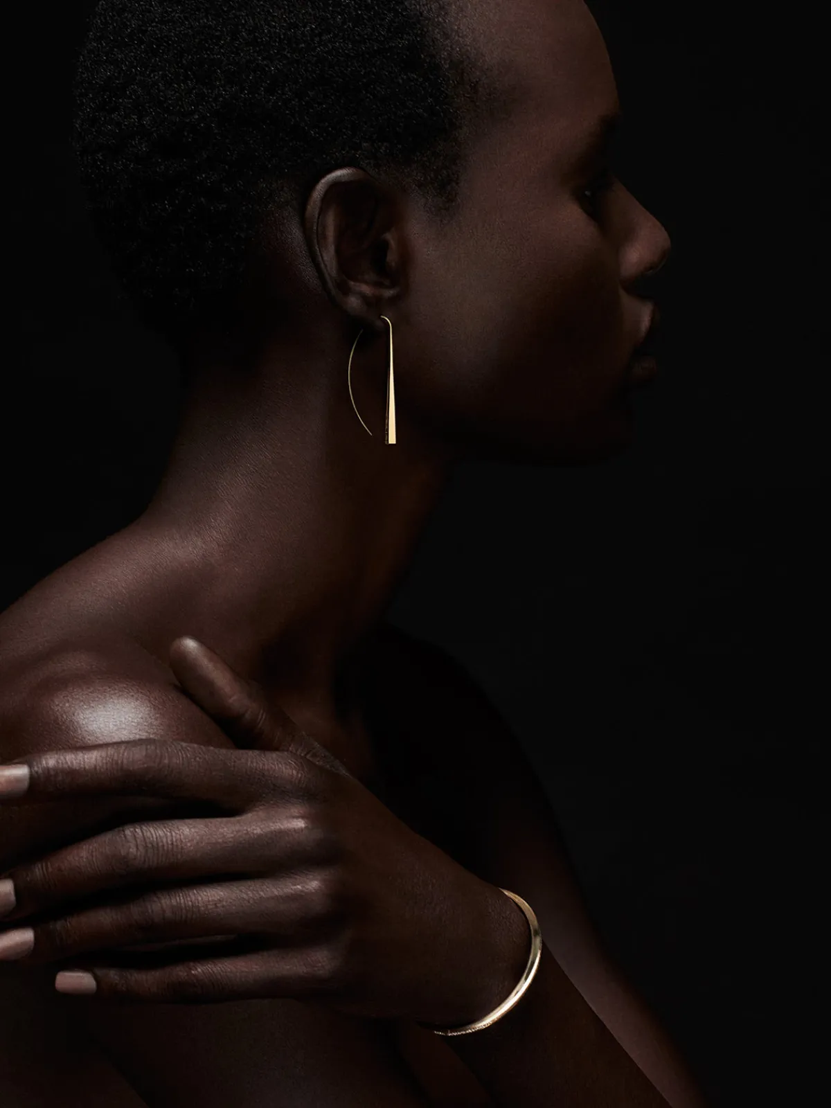 TEJEN Gold Arc Earrings